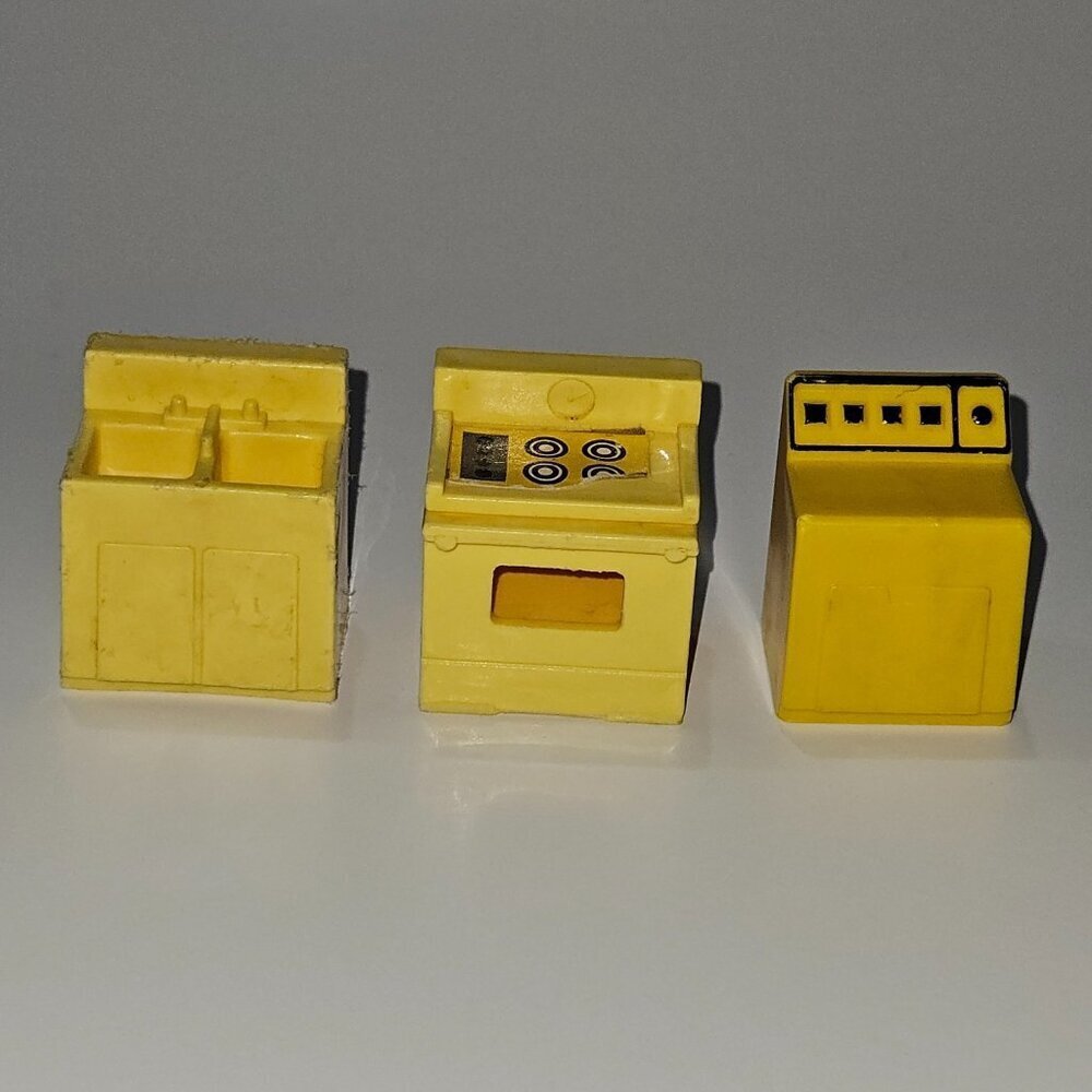 3 VTG Fisher Price Little People Yellow Appliance Toy Lot Oven Sink Dryer READ